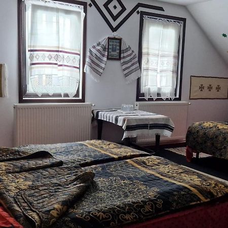 Casa Lia Hotel Valea Putnei Bagian luar foto