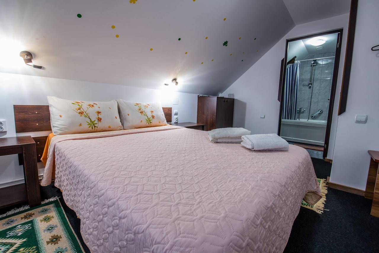 Casa Lia Hotel Valea Putnei Bagian luar foto