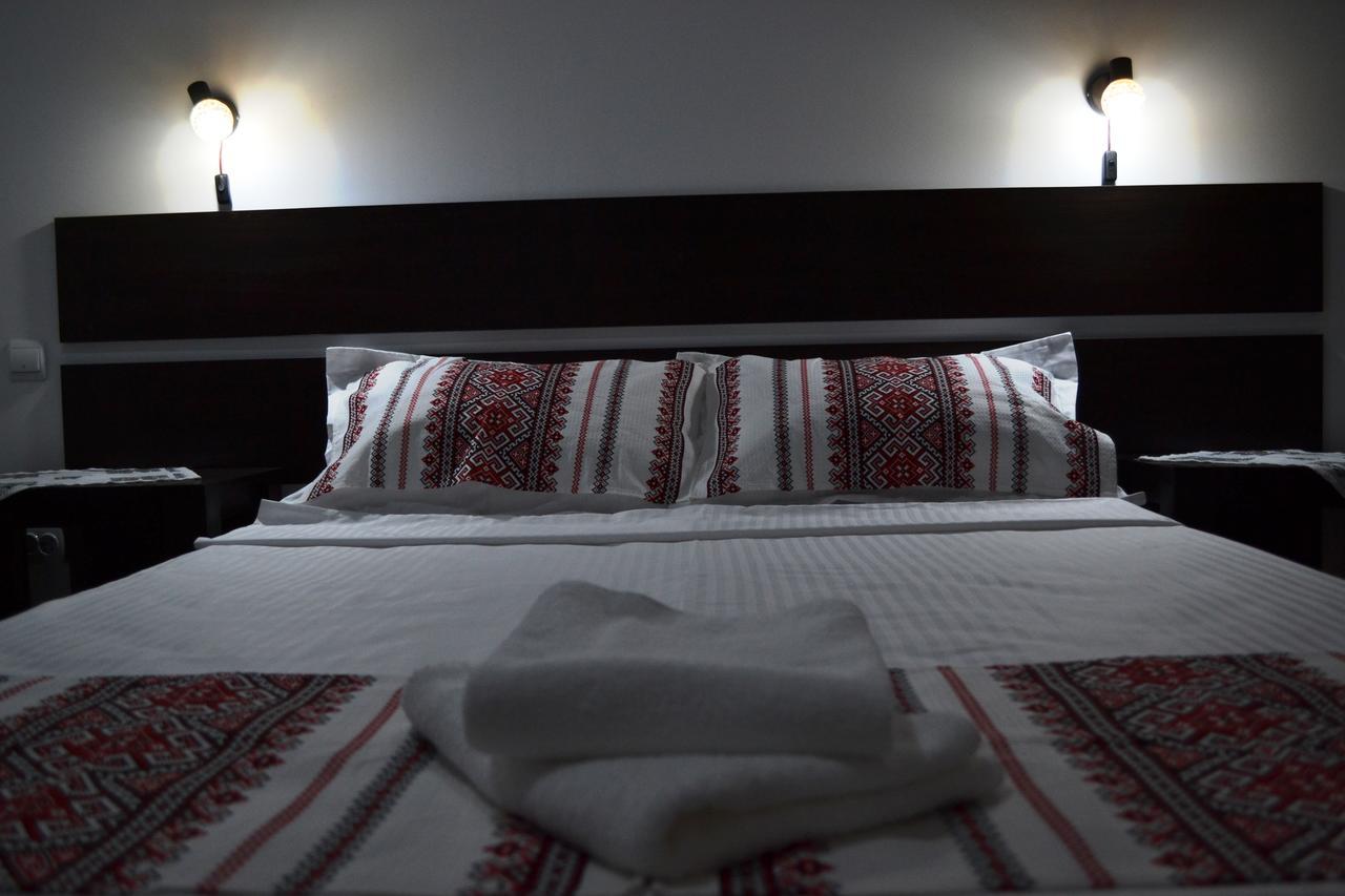 Casa Lia Hotel Valea Putnei Bagian luar foto