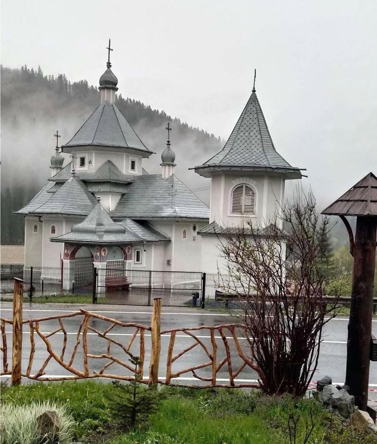 Casa Lia Hotel Valea Putnei Bagian luar foto