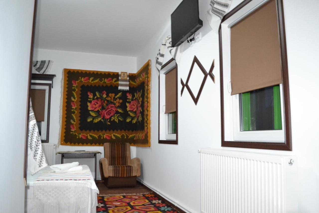 Casa Lia Hotel Valea Putnei Bagian luar foto